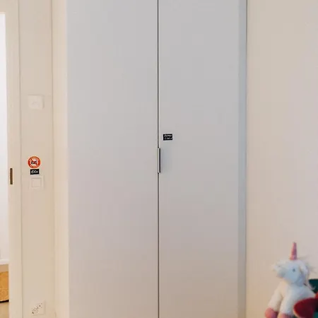 2 Bedroom Apartment, Parking, Metro, Διαμέρισμα Βάνταα